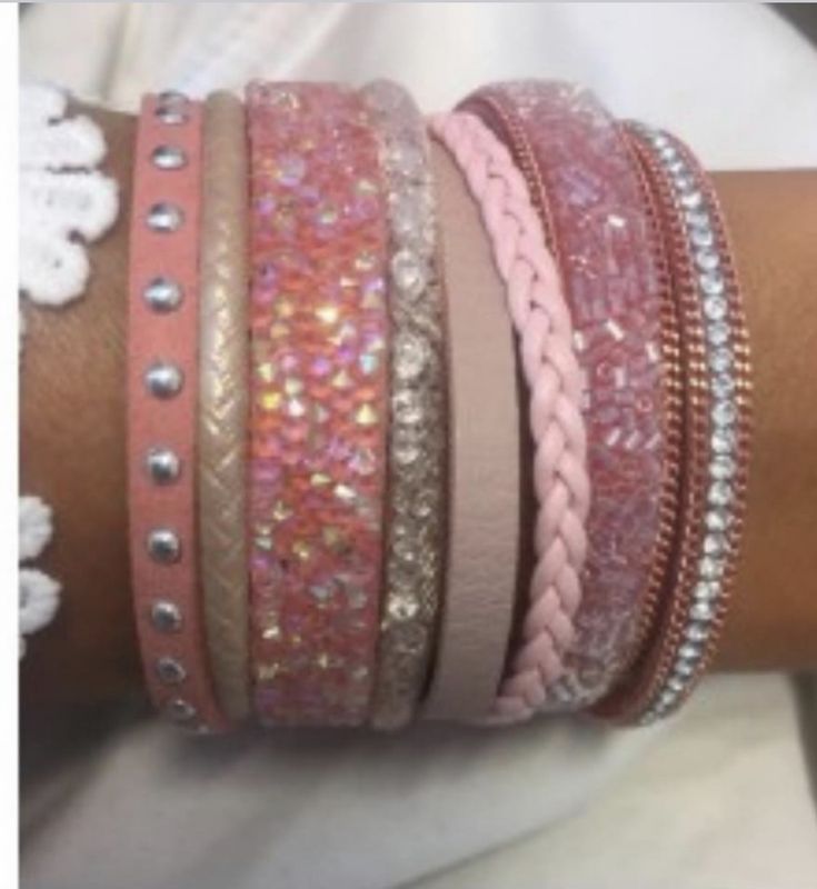 Bredt armbånd med magnetlås, rosa